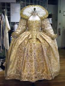 Queen Elizabeths Farthingale dress